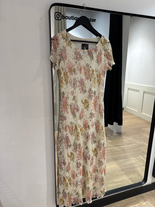 Robe longue en dentelle M