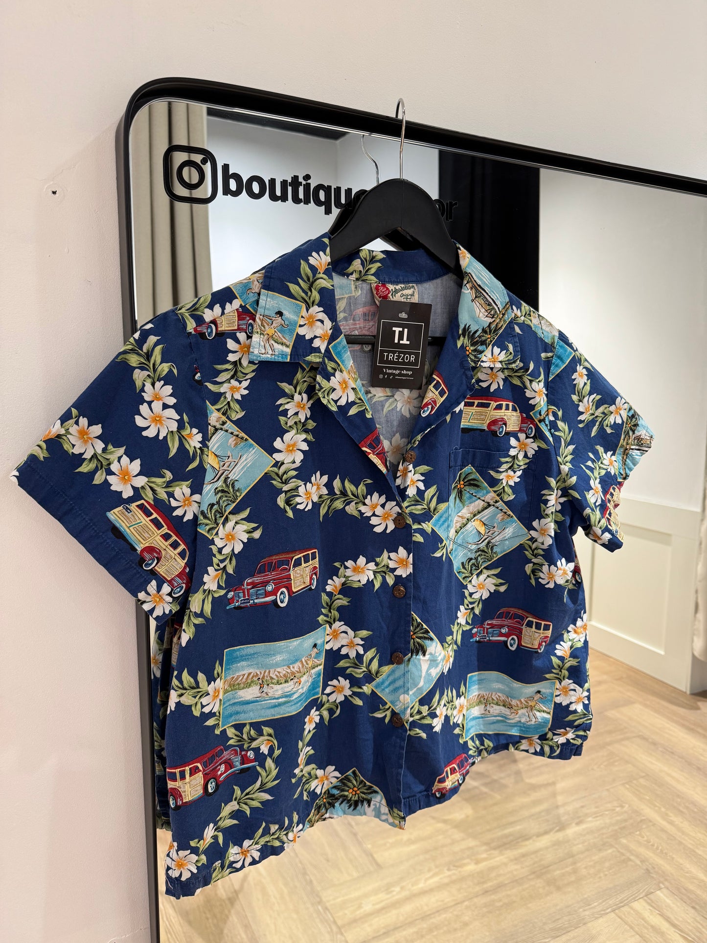 Chemise à fleurs hawaïennes L