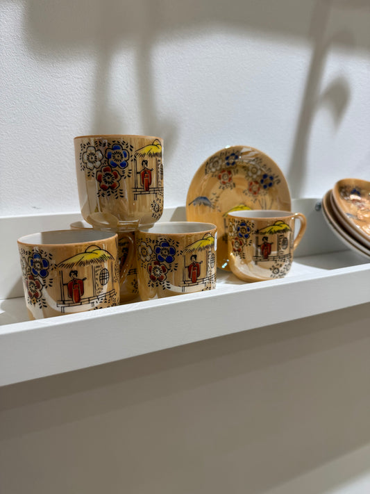 Ensemble de tasses japonaises