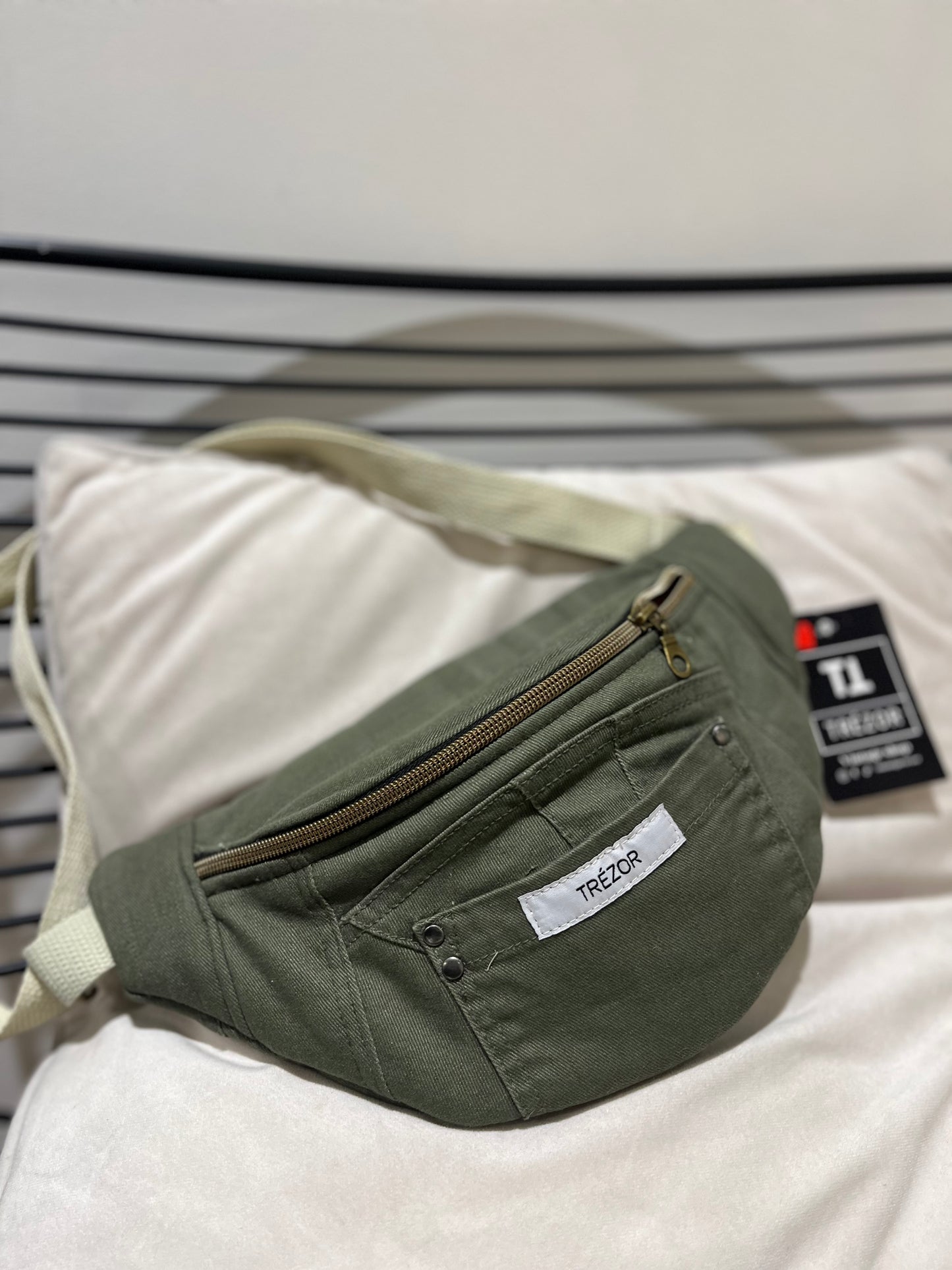 Sac banane kaki upcyclé Trézor