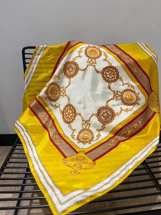 Foulard satiné à motifs