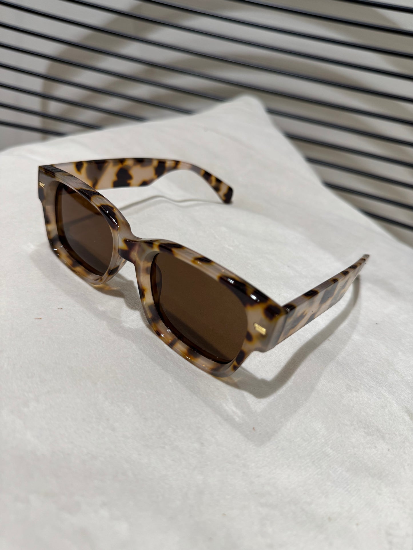 Lunettes de soleil écaille