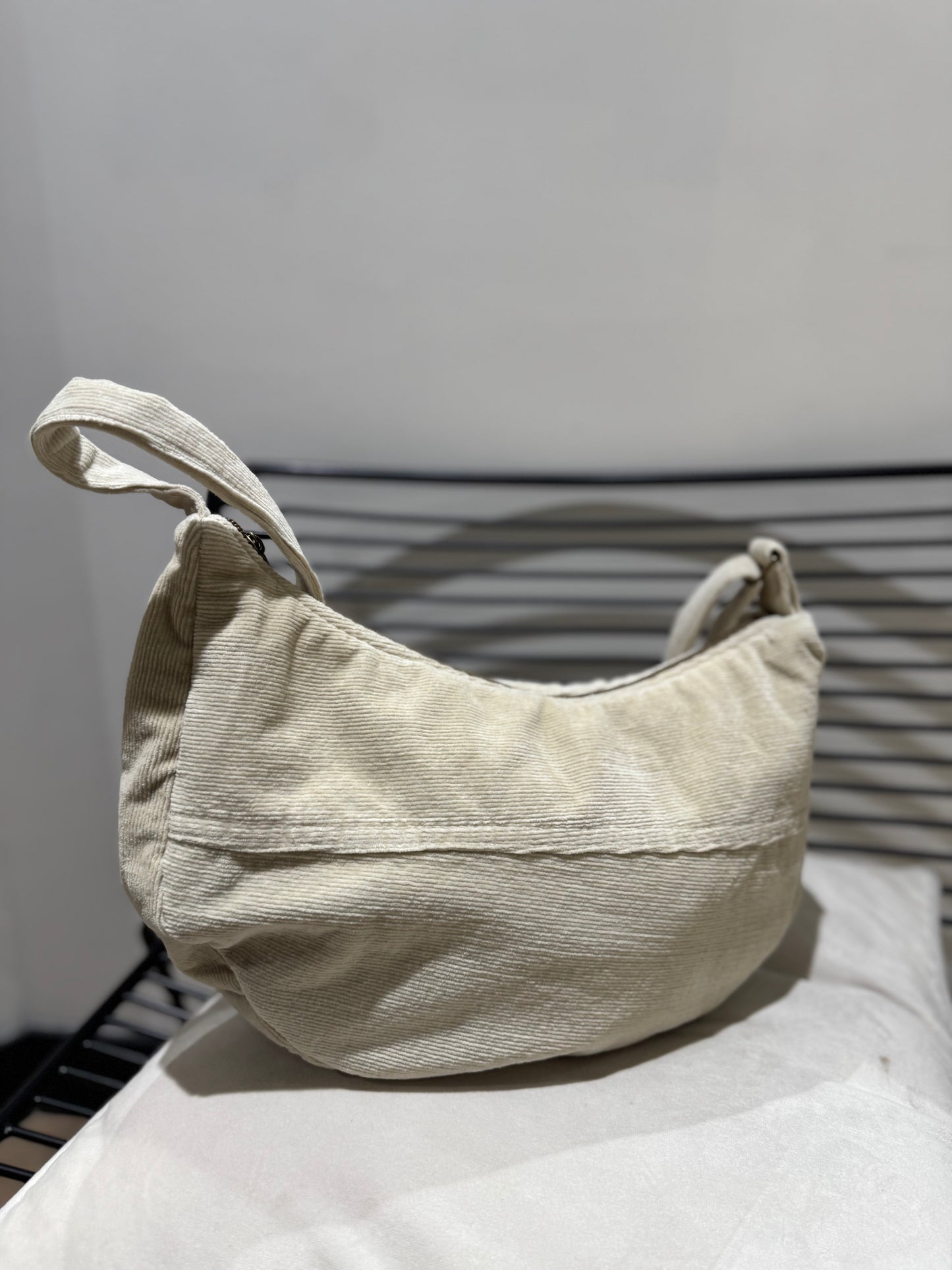 Sac upcyclé en velours beige