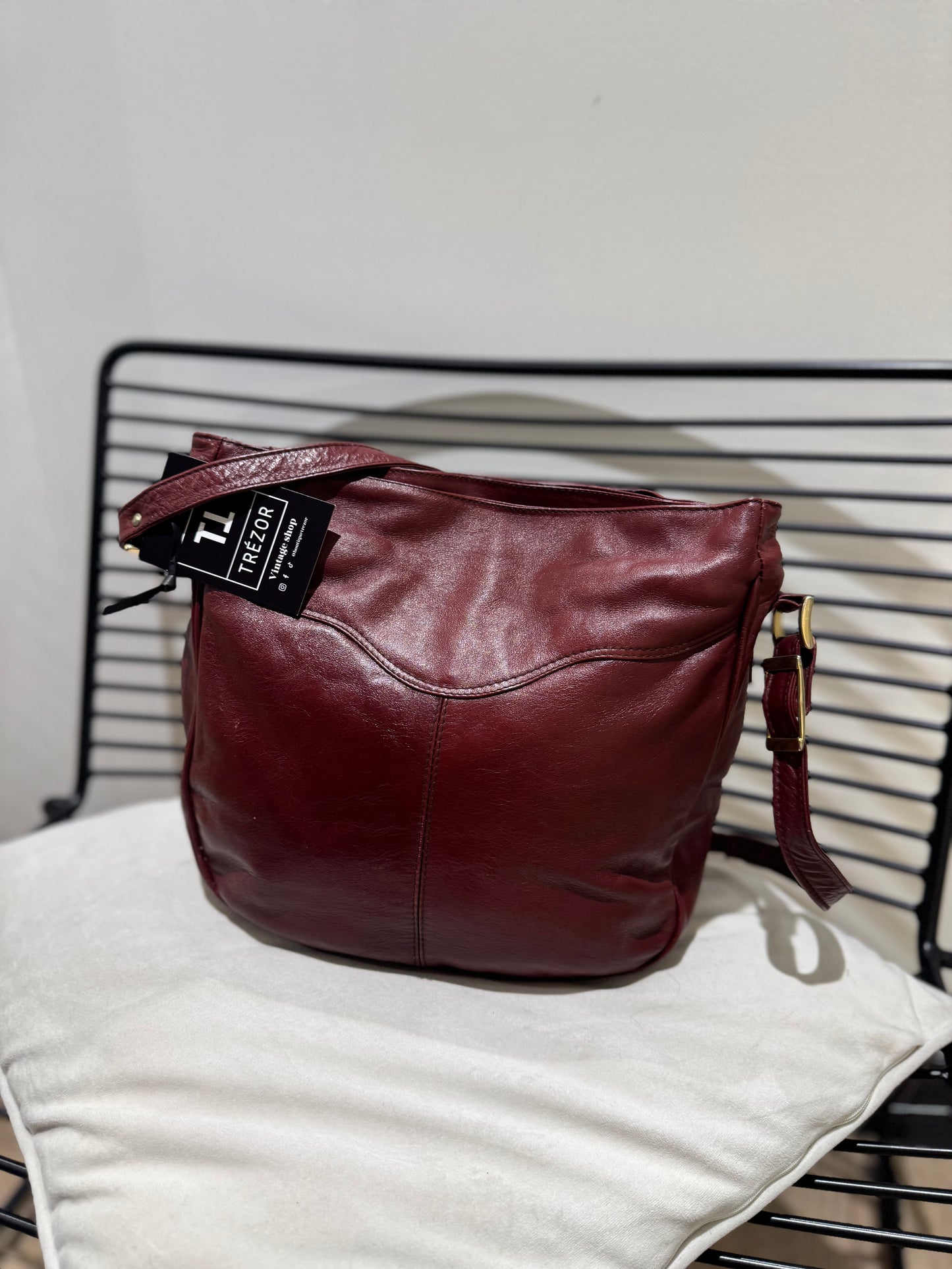 Sac vintage en cuir bordeaux