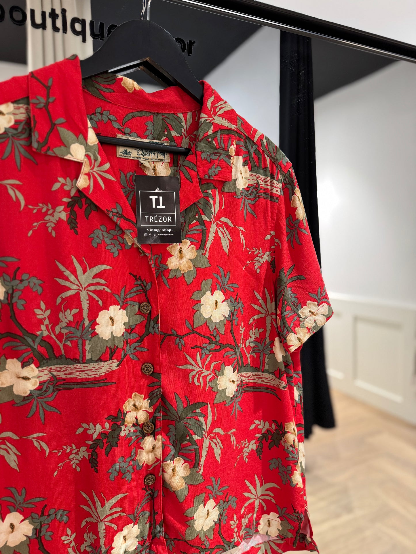 Chemise à fleurs hawaïennes L