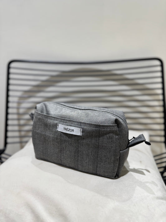 Trousse upcyclée grise