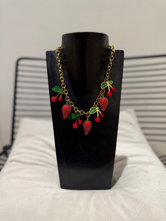 Collier à breloques fraises et cerises