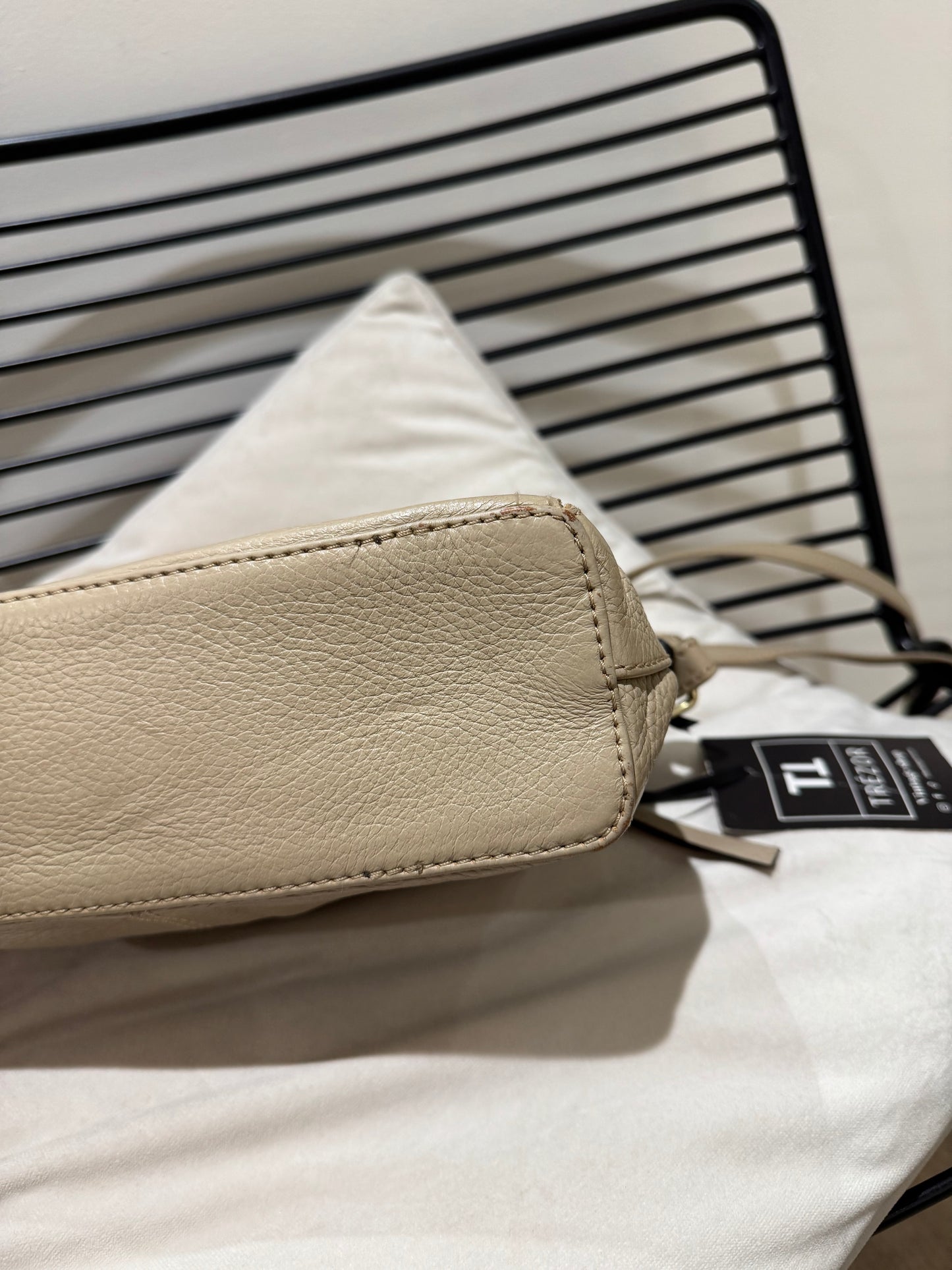 Sac bandoulière en cuir beige