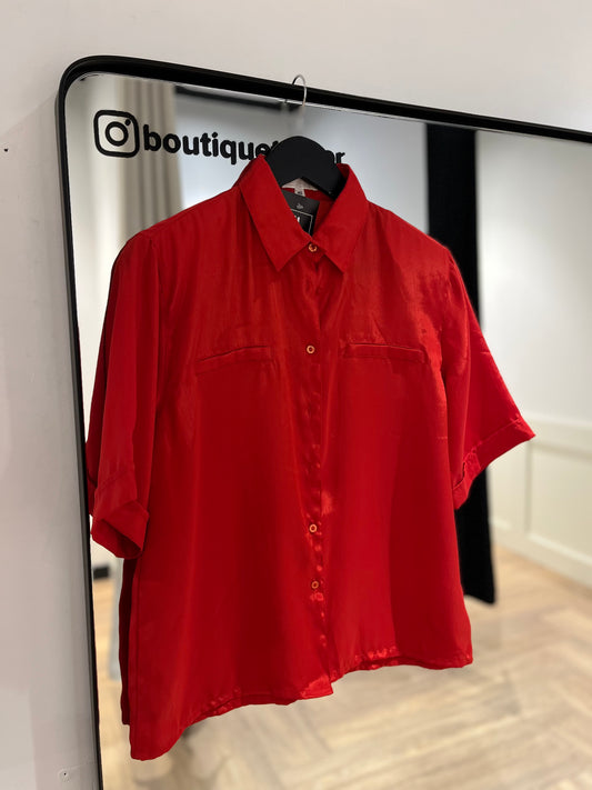 Blouse rouge satinée L