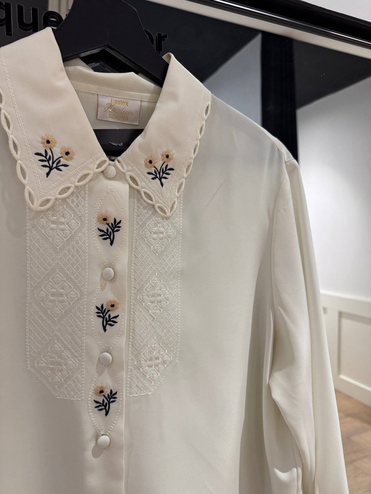 Chemise vintage à broderies M