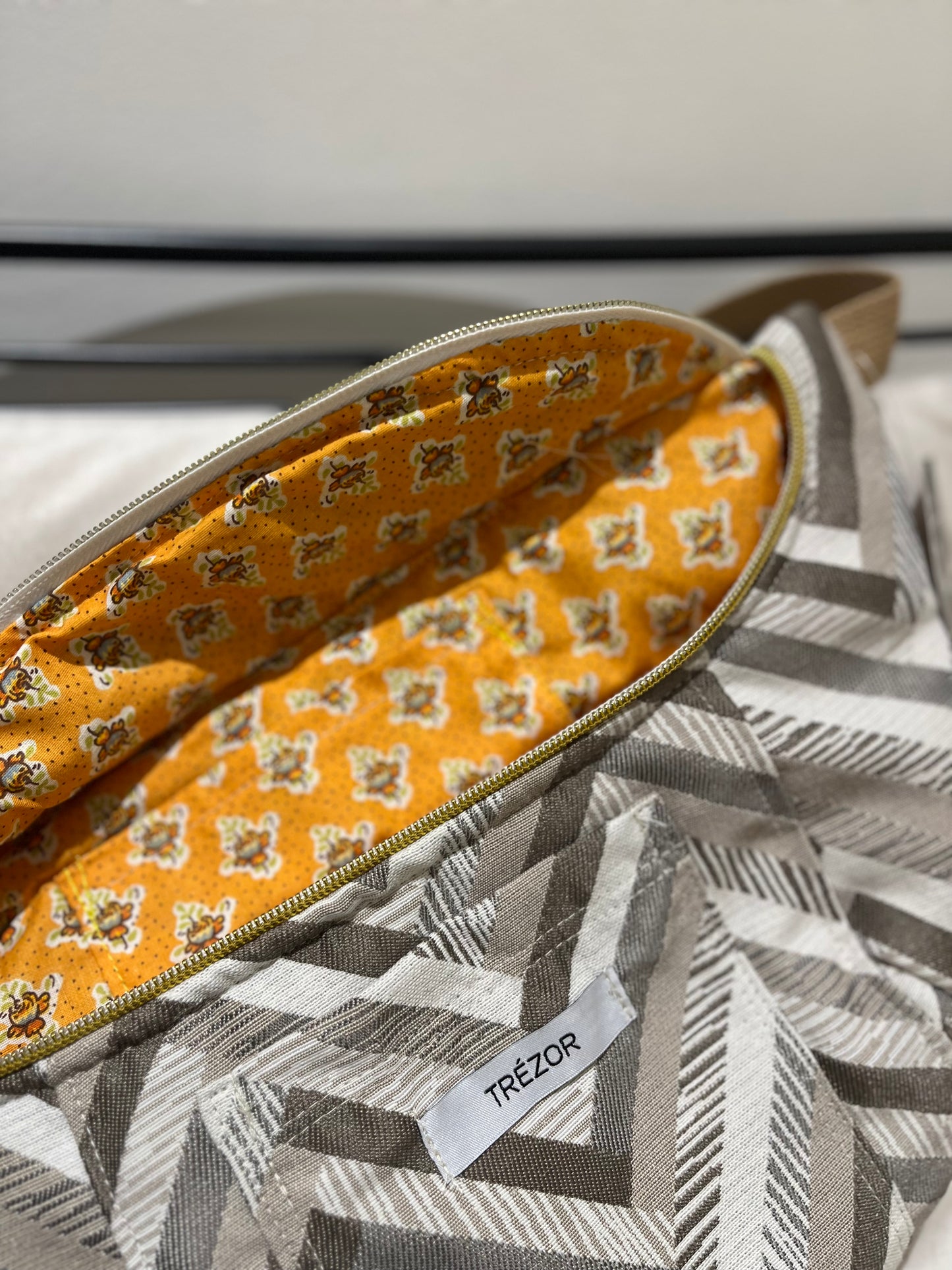 Sac banane à motifs Trézor grand format