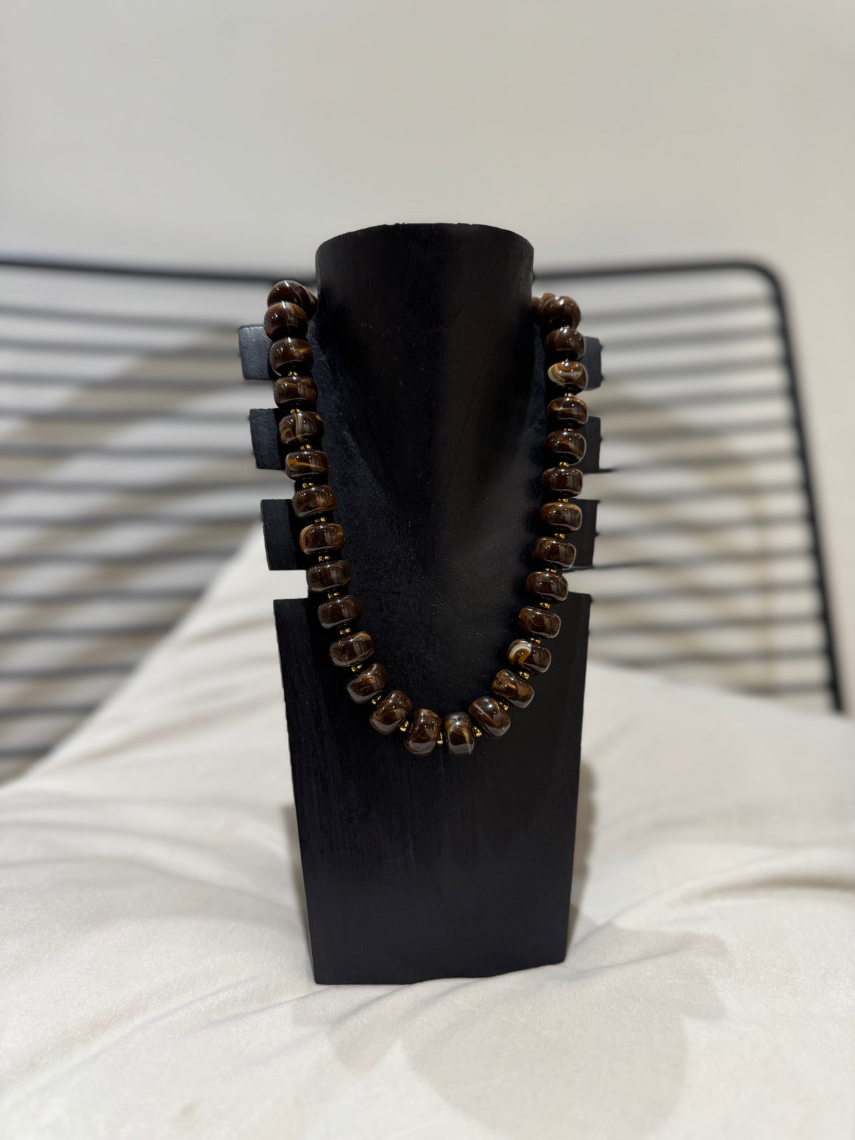 Collier à perles marrons
