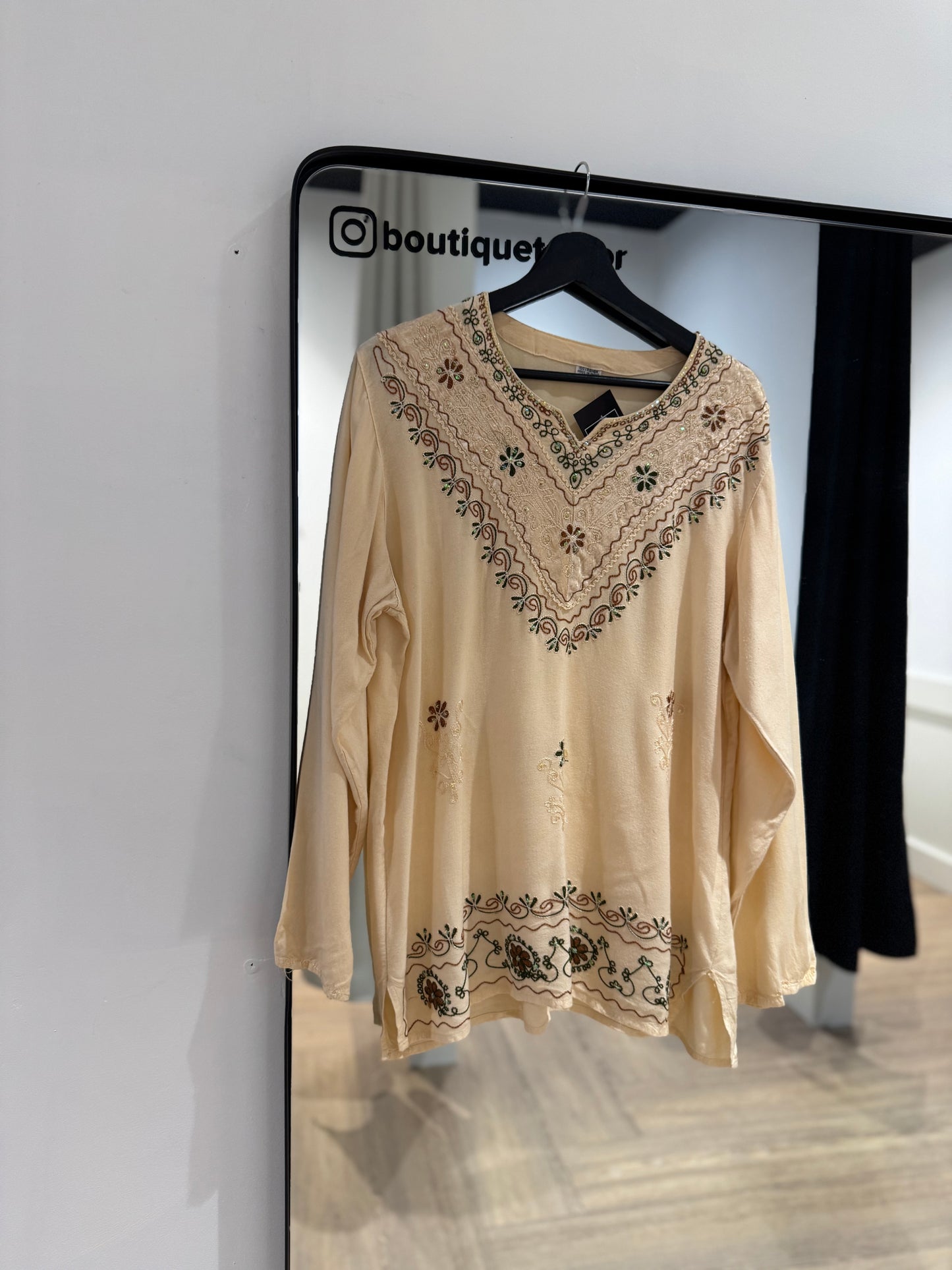 Blouse à broderies XL