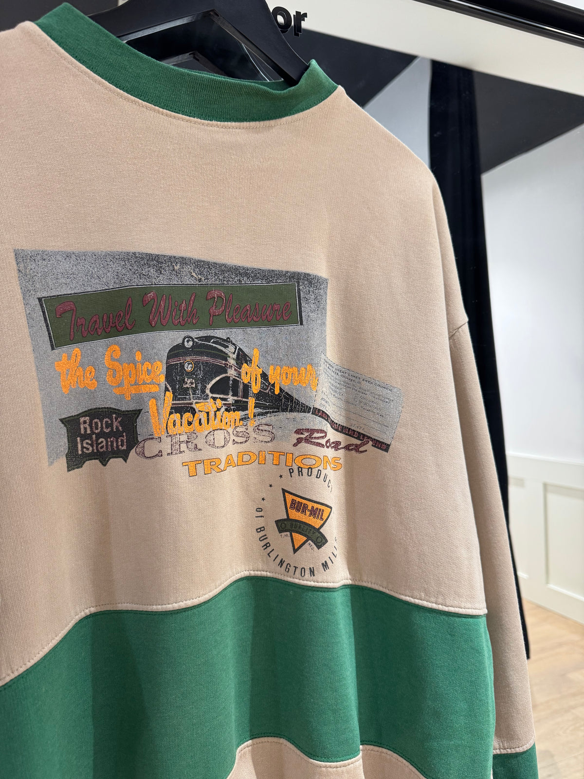 Sweat vintage à motifs L