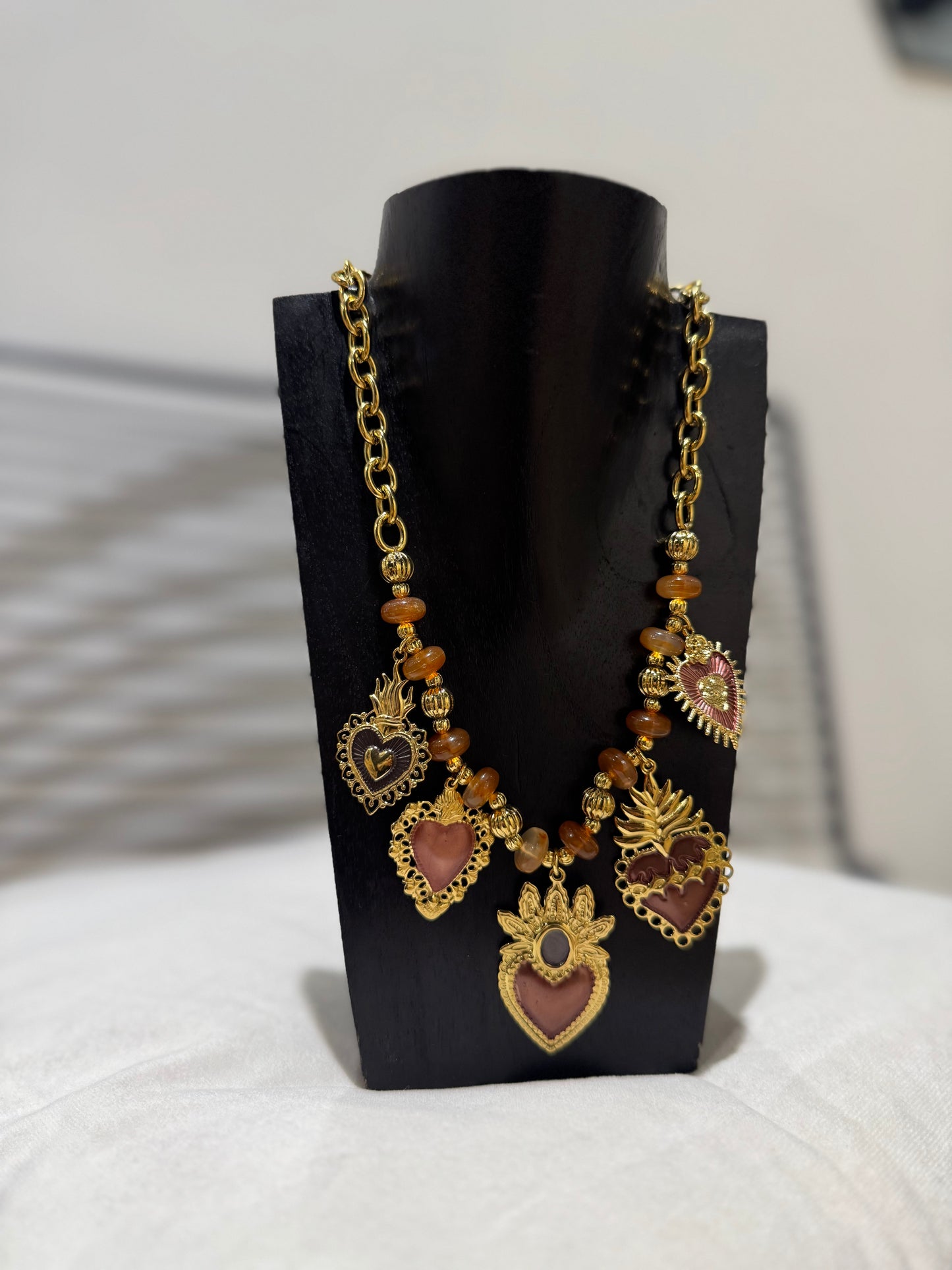 Collier à breloques cœurs