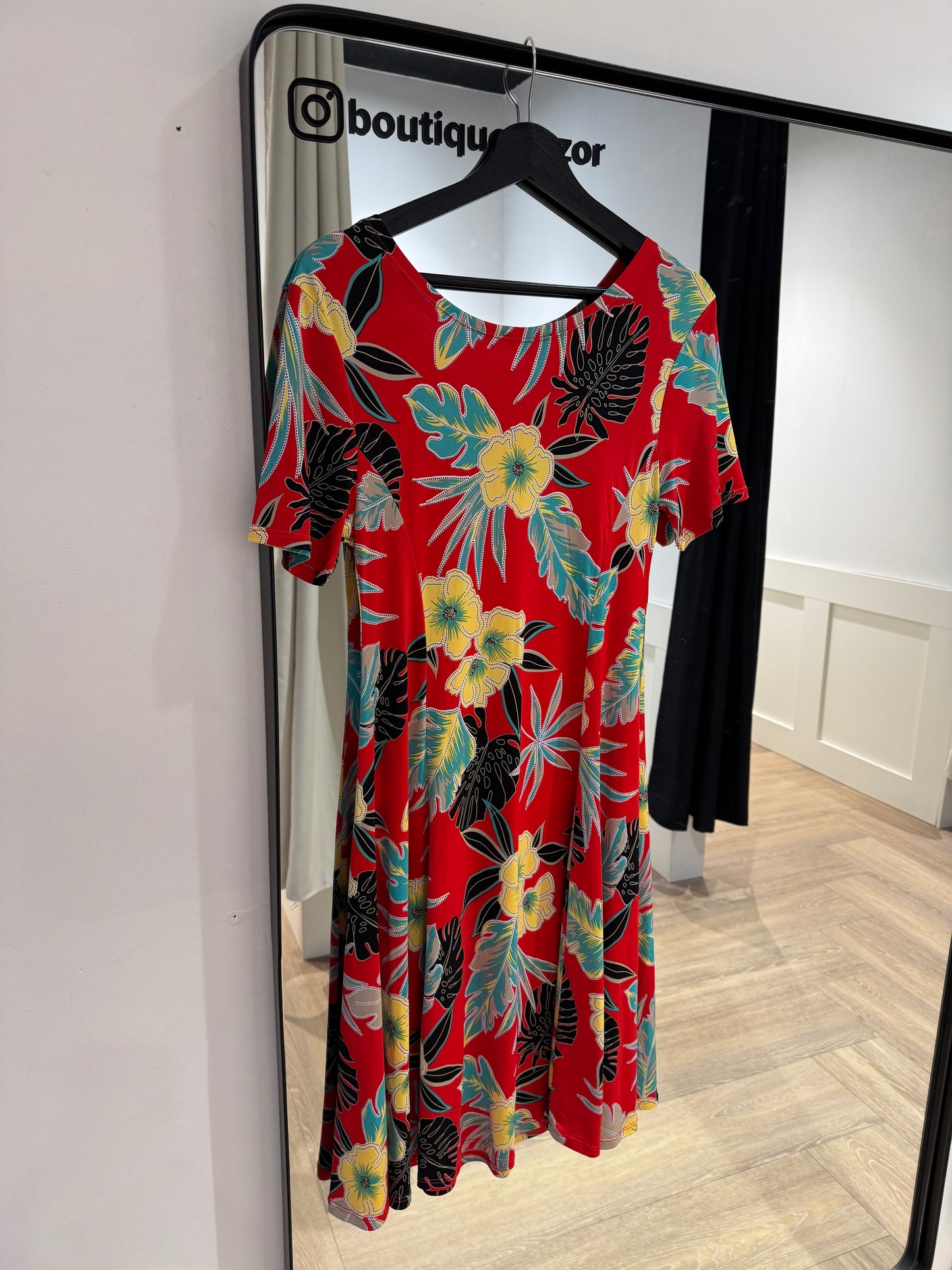 Robe vintage courte à fleurs M