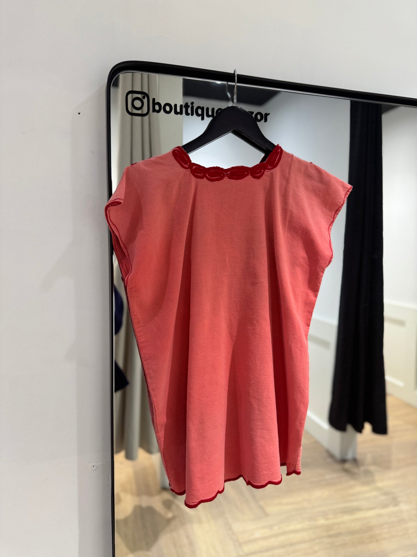 Blouse à broderies fleurs S/M