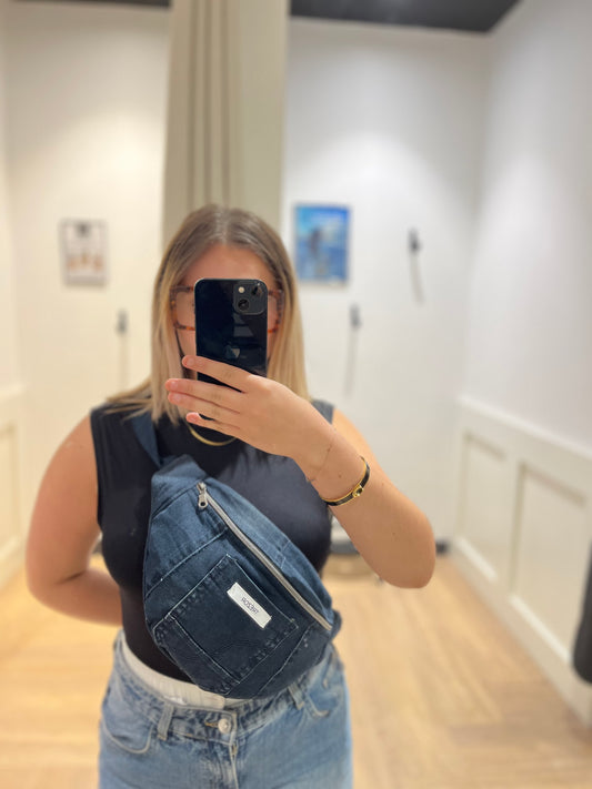 Sac banane Trézor en jean upcycle