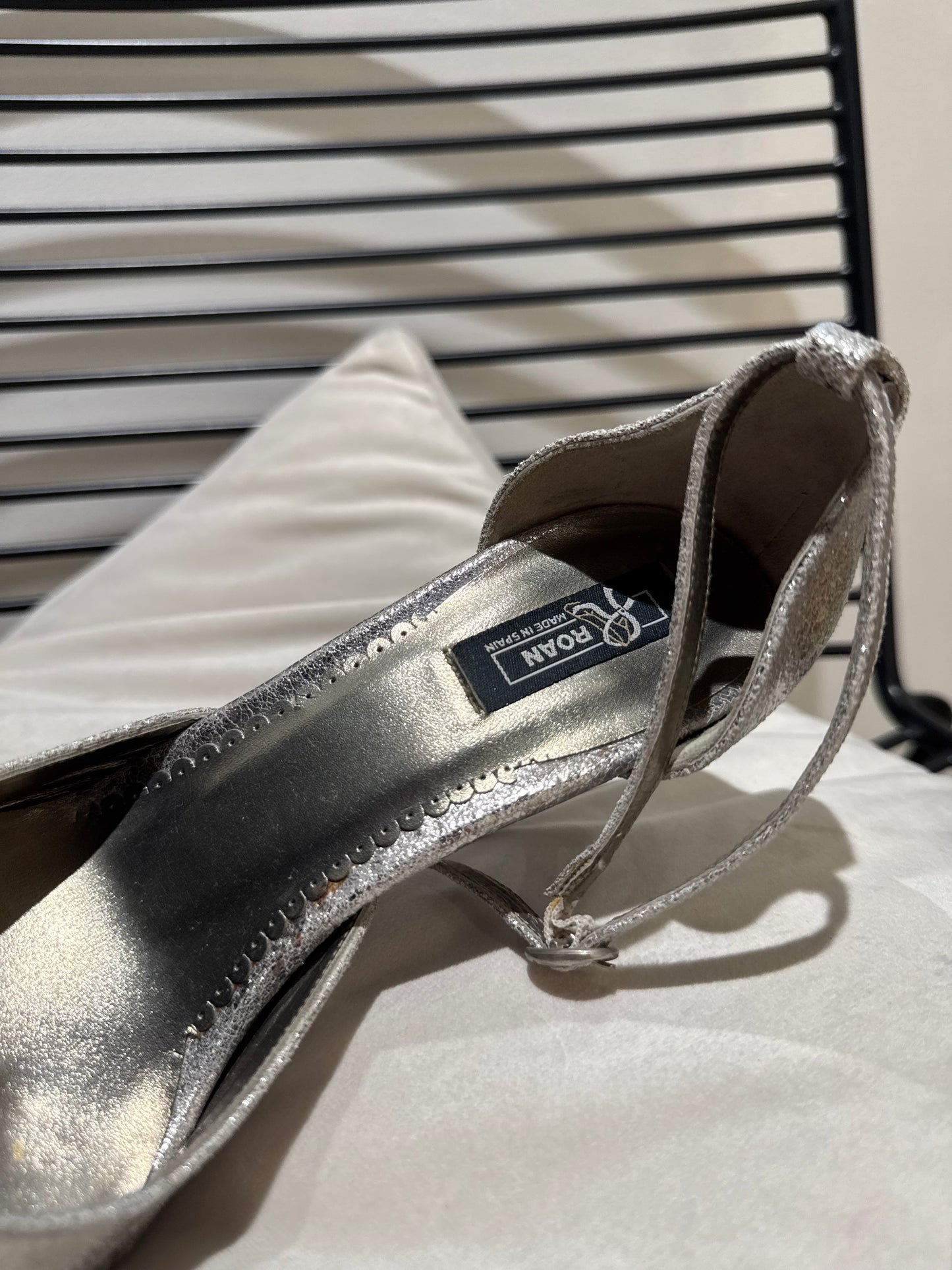 Chaussures vintage argentées à talons 38