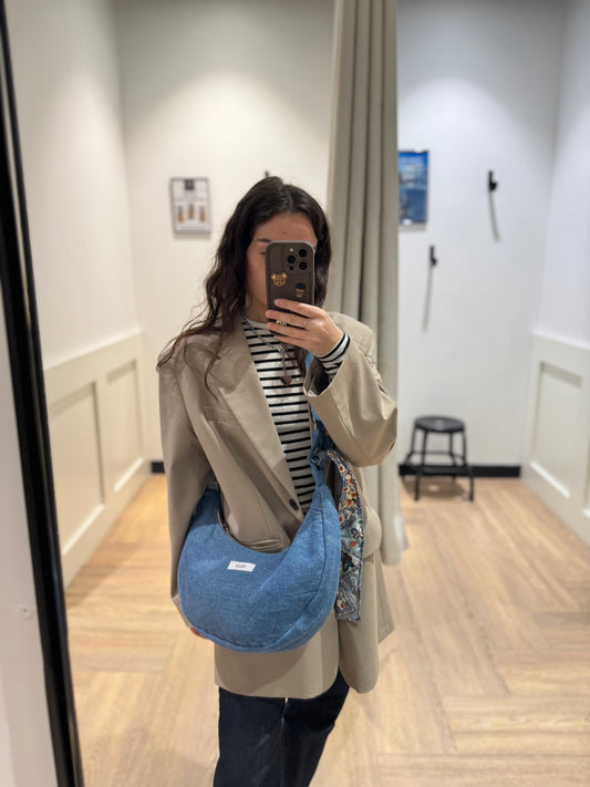 Sac demi-lune en jean upcyclé