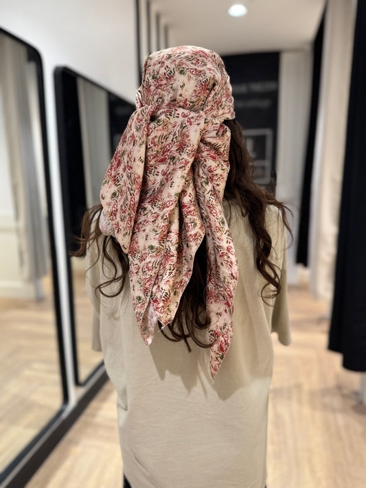 Foulard à motifs aspect soie