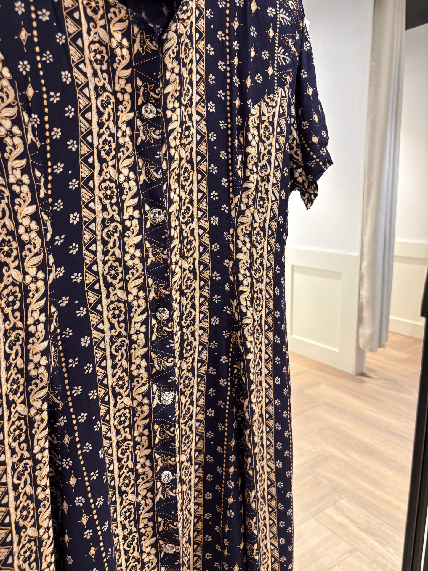 Robe vintage à motifs L