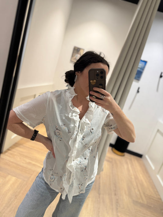 Chemise à motifs et volants M