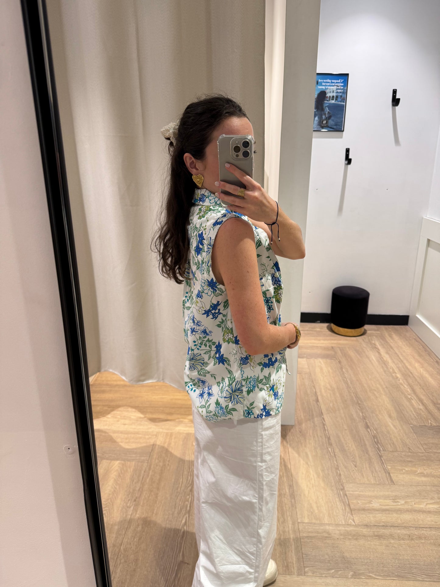 Chemise à fleurs sans manches M