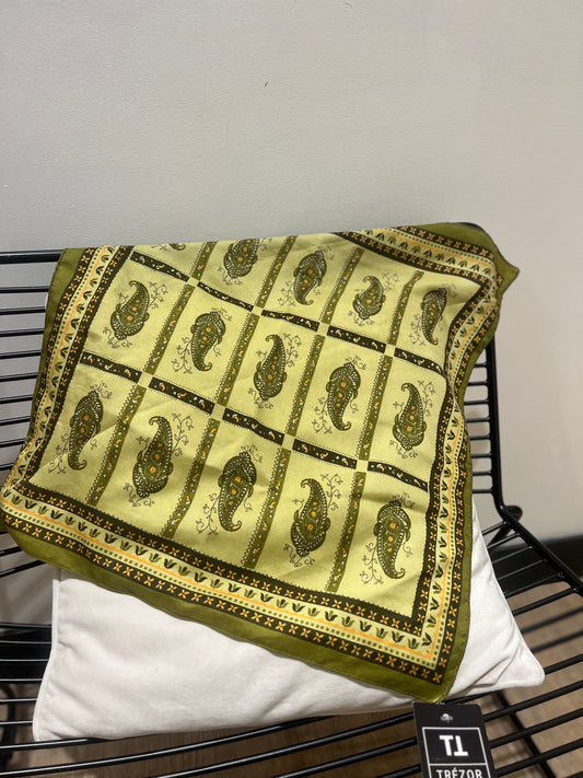 Foulard vintage à motifs