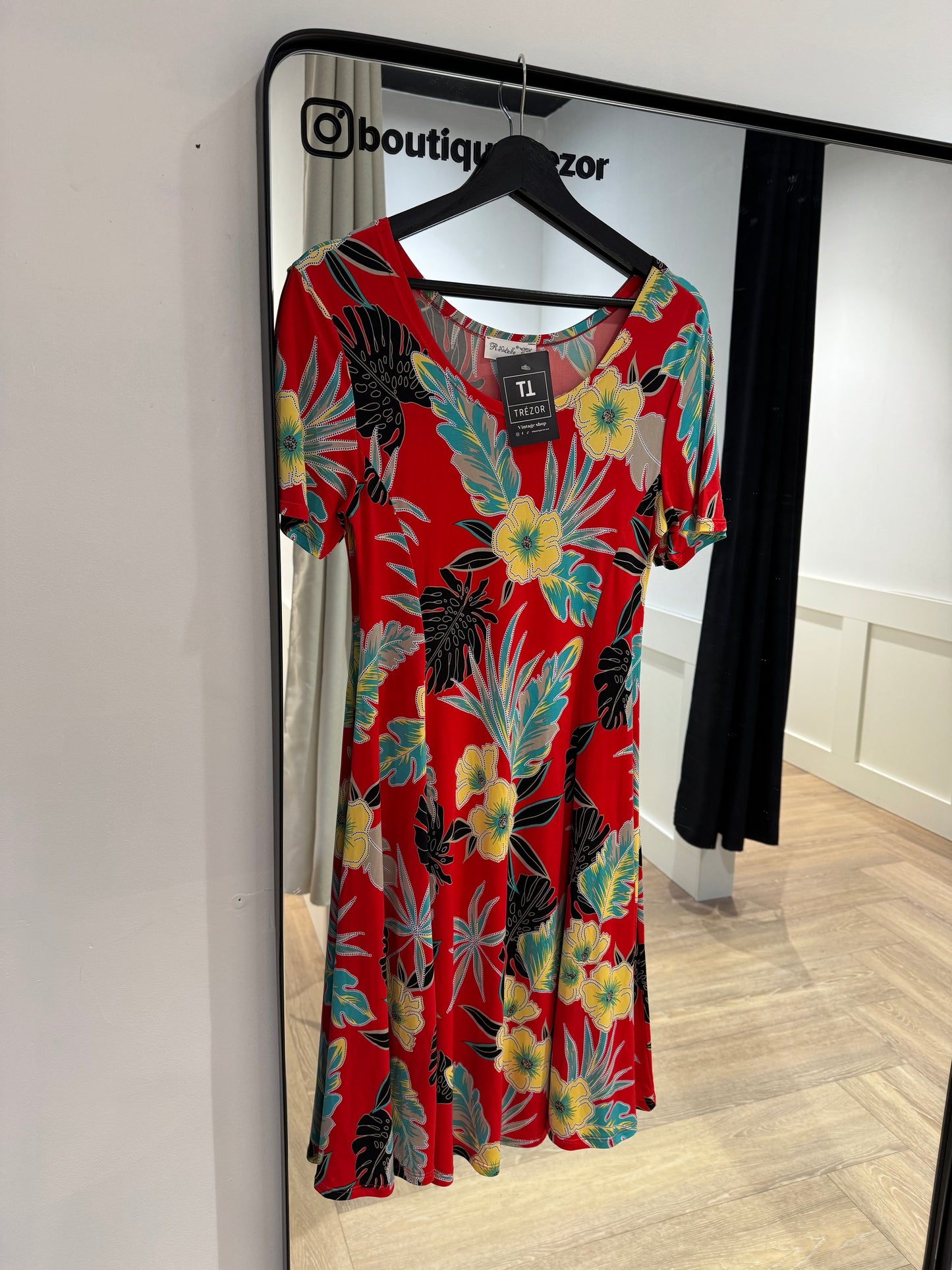 Robe vintage courte à fleurs M