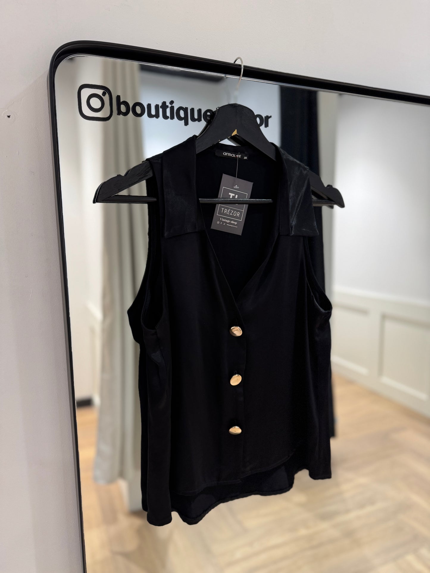 Top noir satiné M