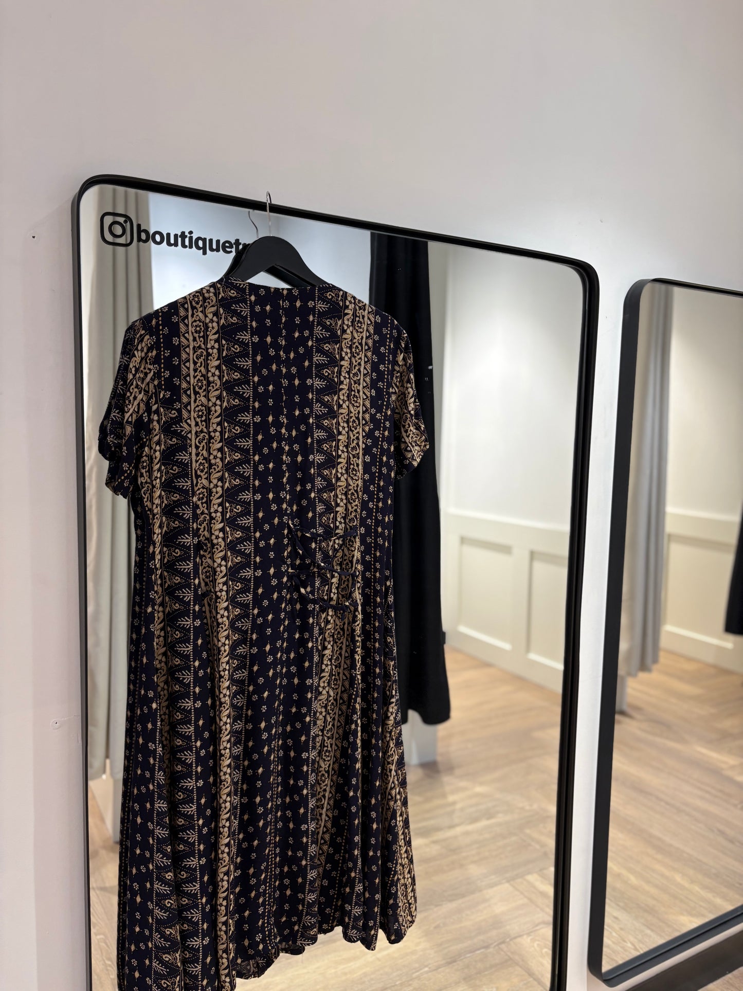 Robe vintage à motifs L