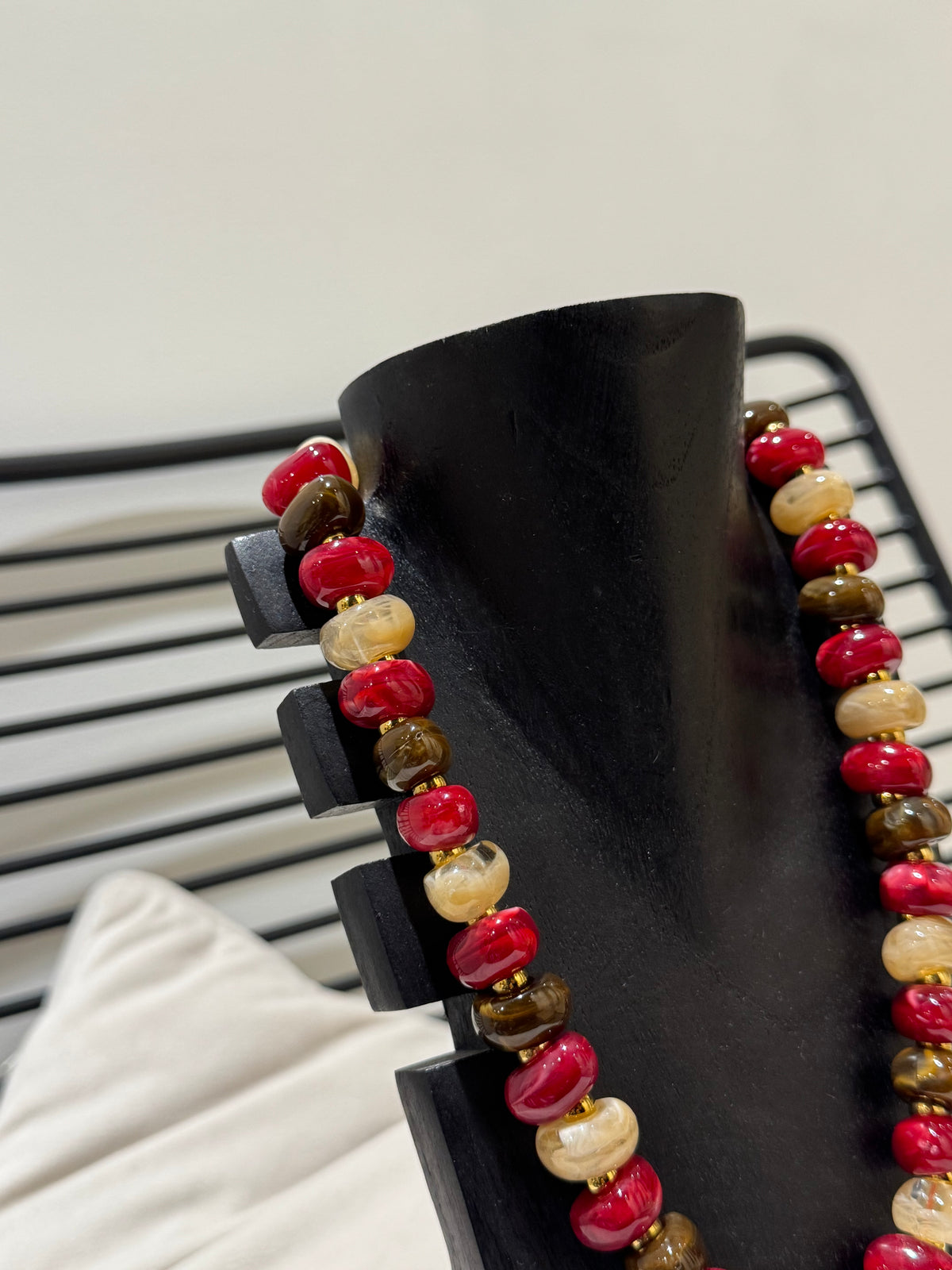 Collier à perles colorées