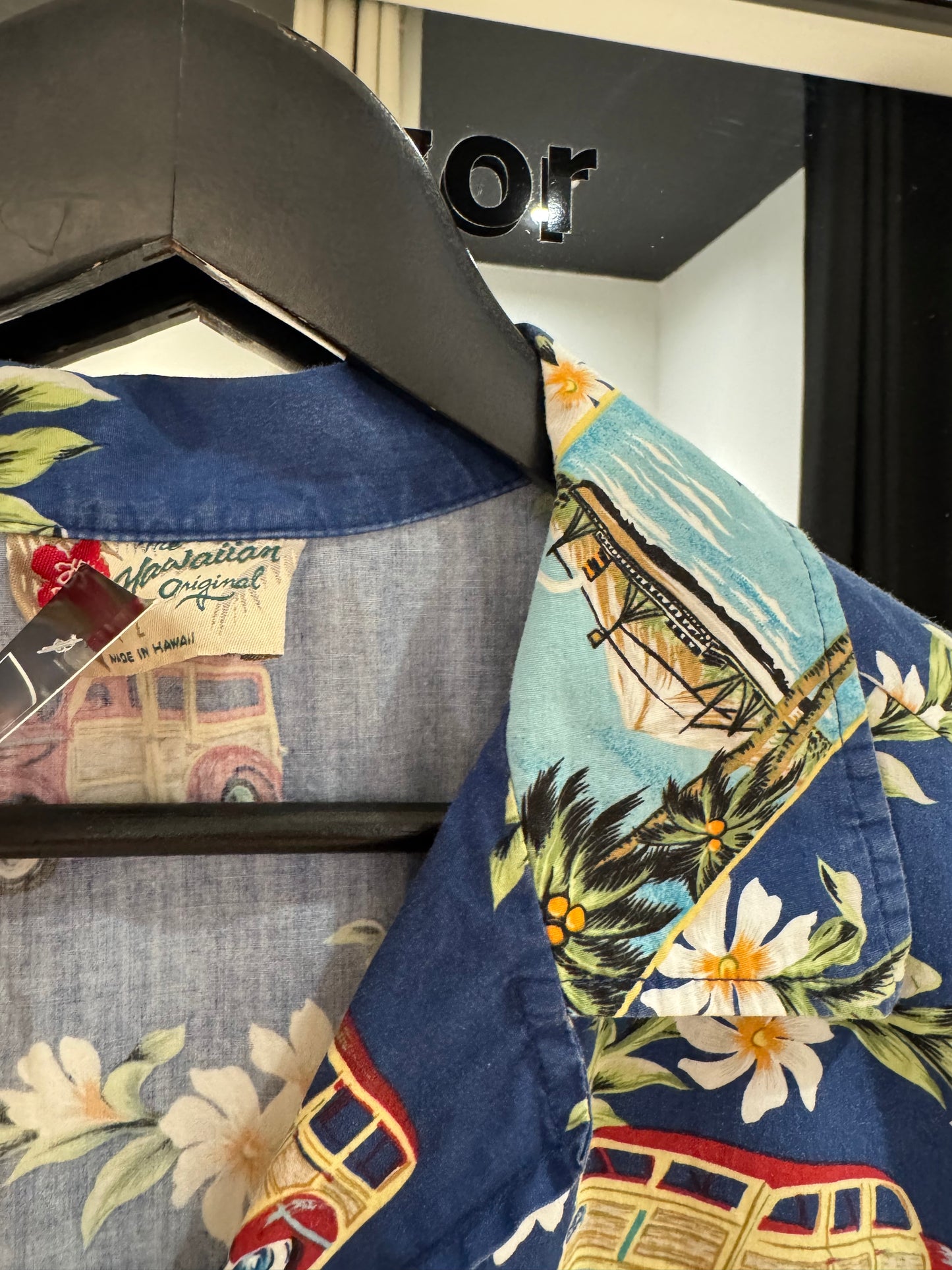 Chemise à fleurs hawaïennes L