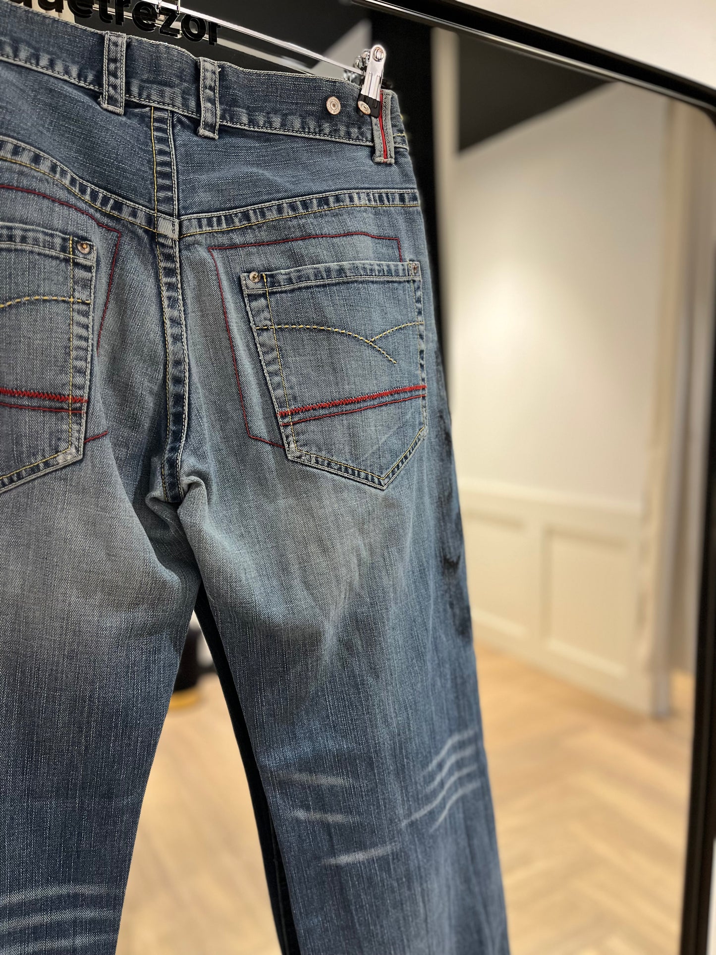 Jean Hugo Boss 44