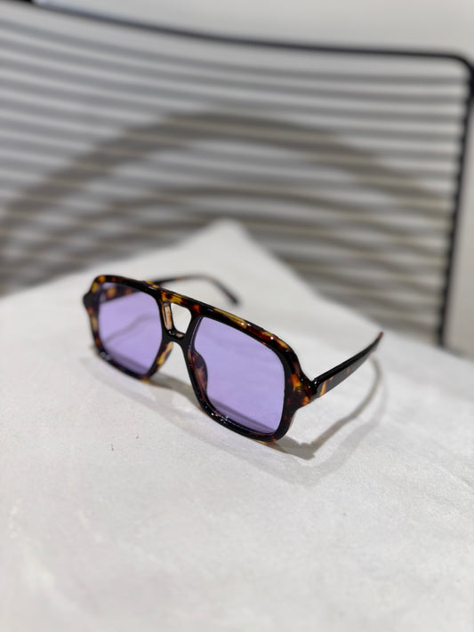 Lunettes de soleil écaille violet