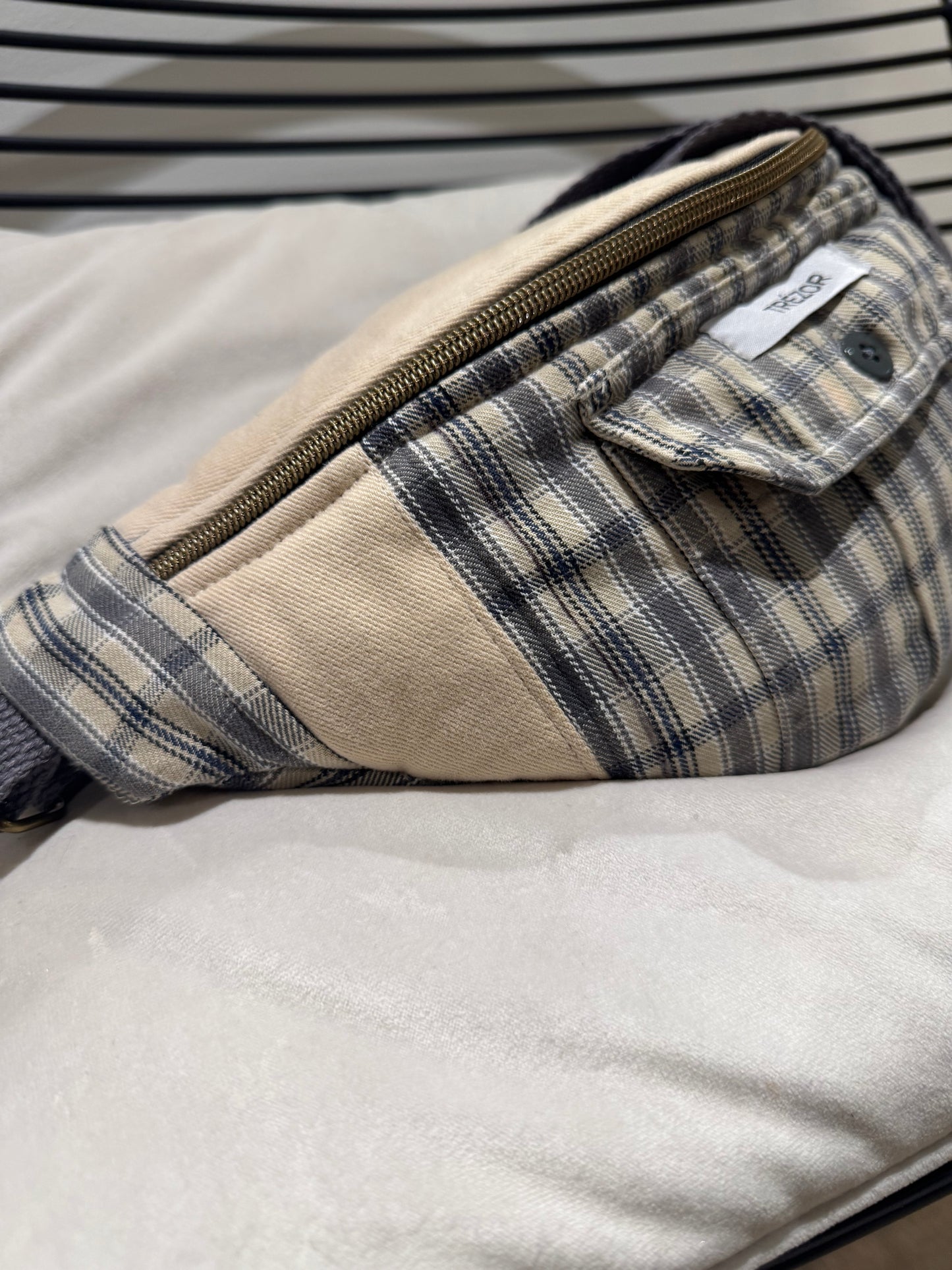 Sac banane en tissu upcycle