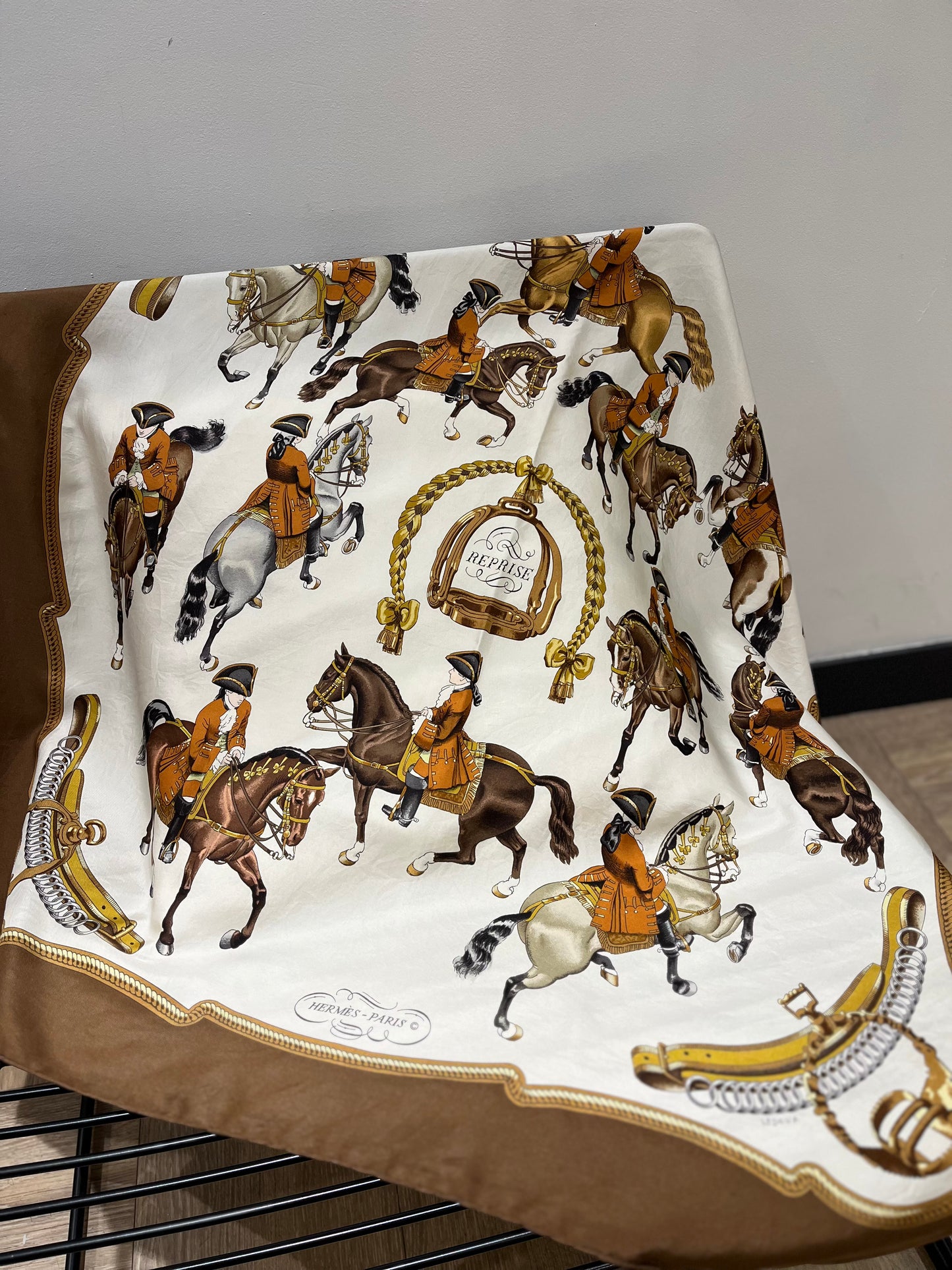 Carré de soie « Hermès » 90