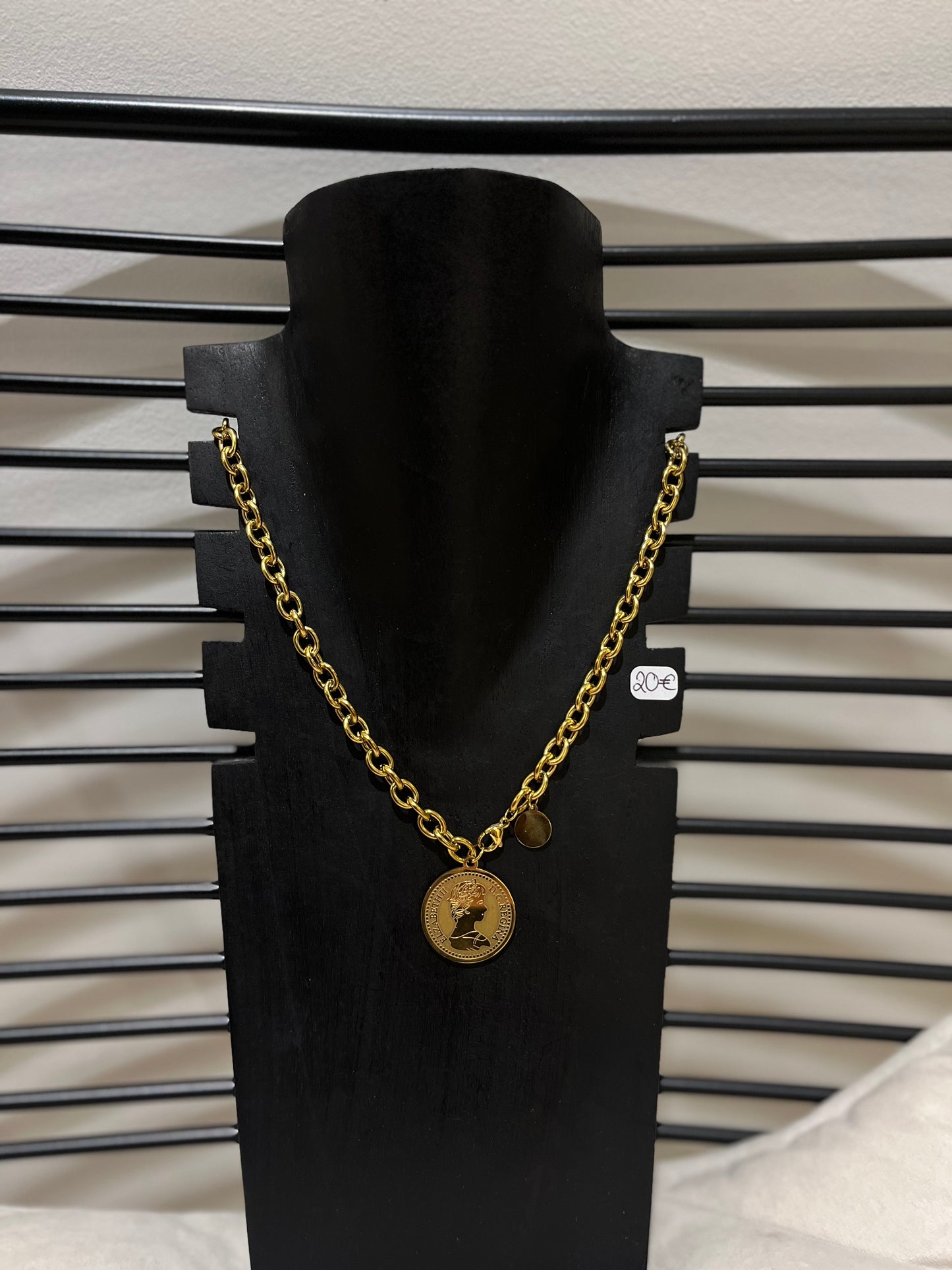 Collier médaillon