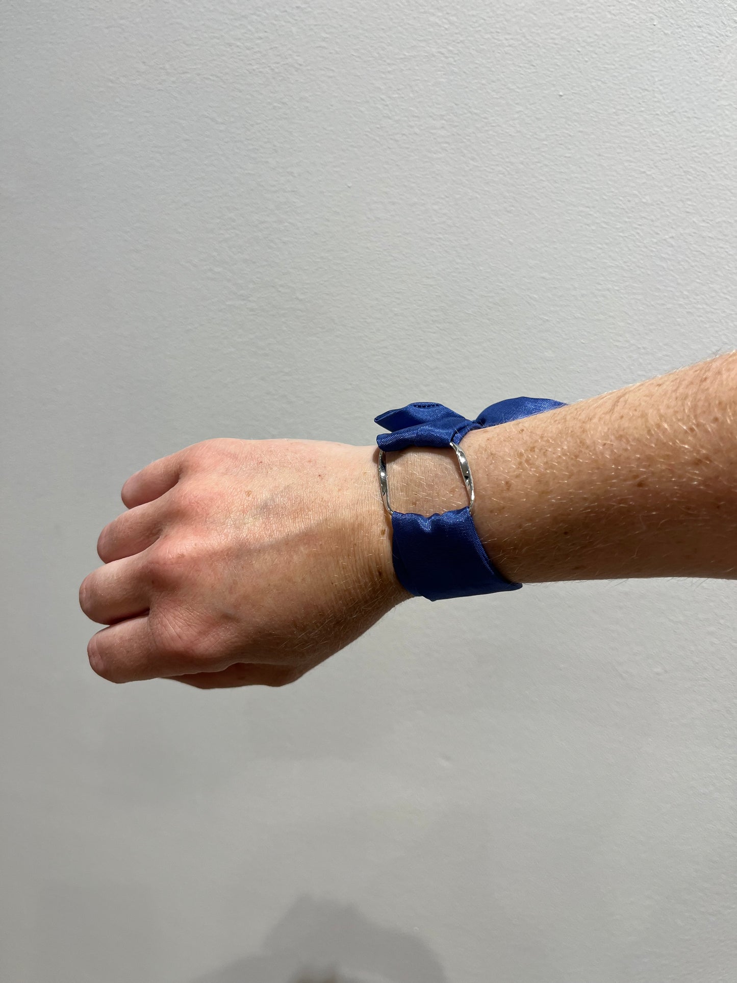 Bracelet bleu Trézor X Maison Merr