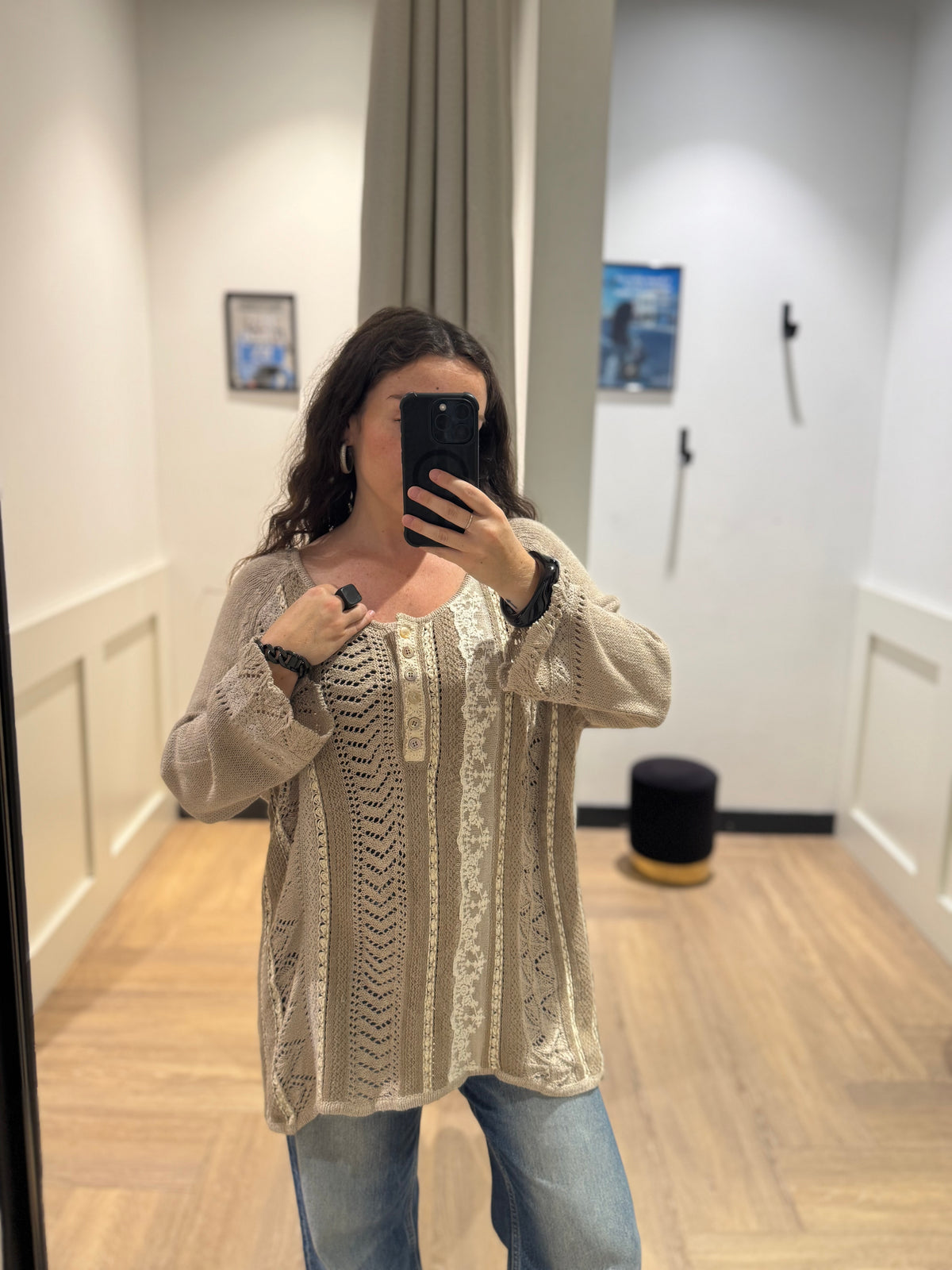 Pull en maille et broderies XXL