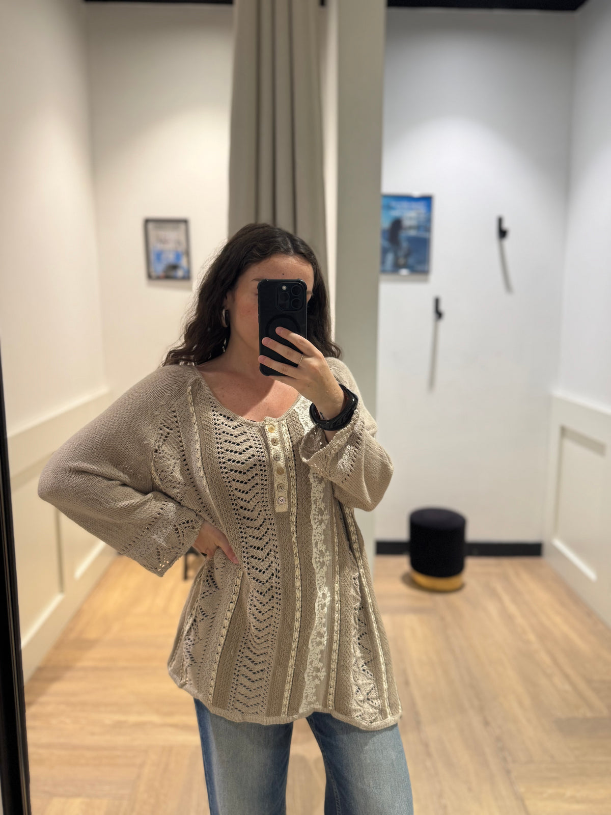 Pull en maille et broderies XXL