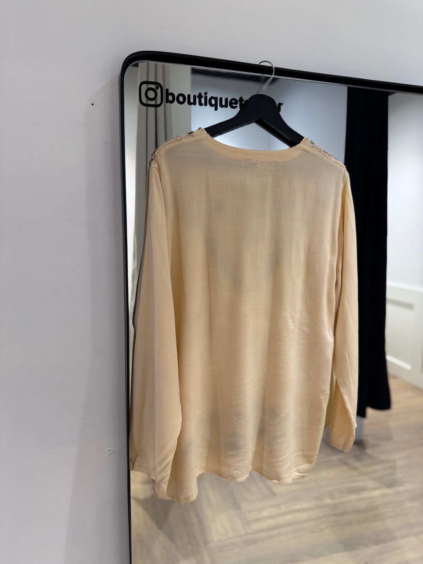 Blouse à broderies XL