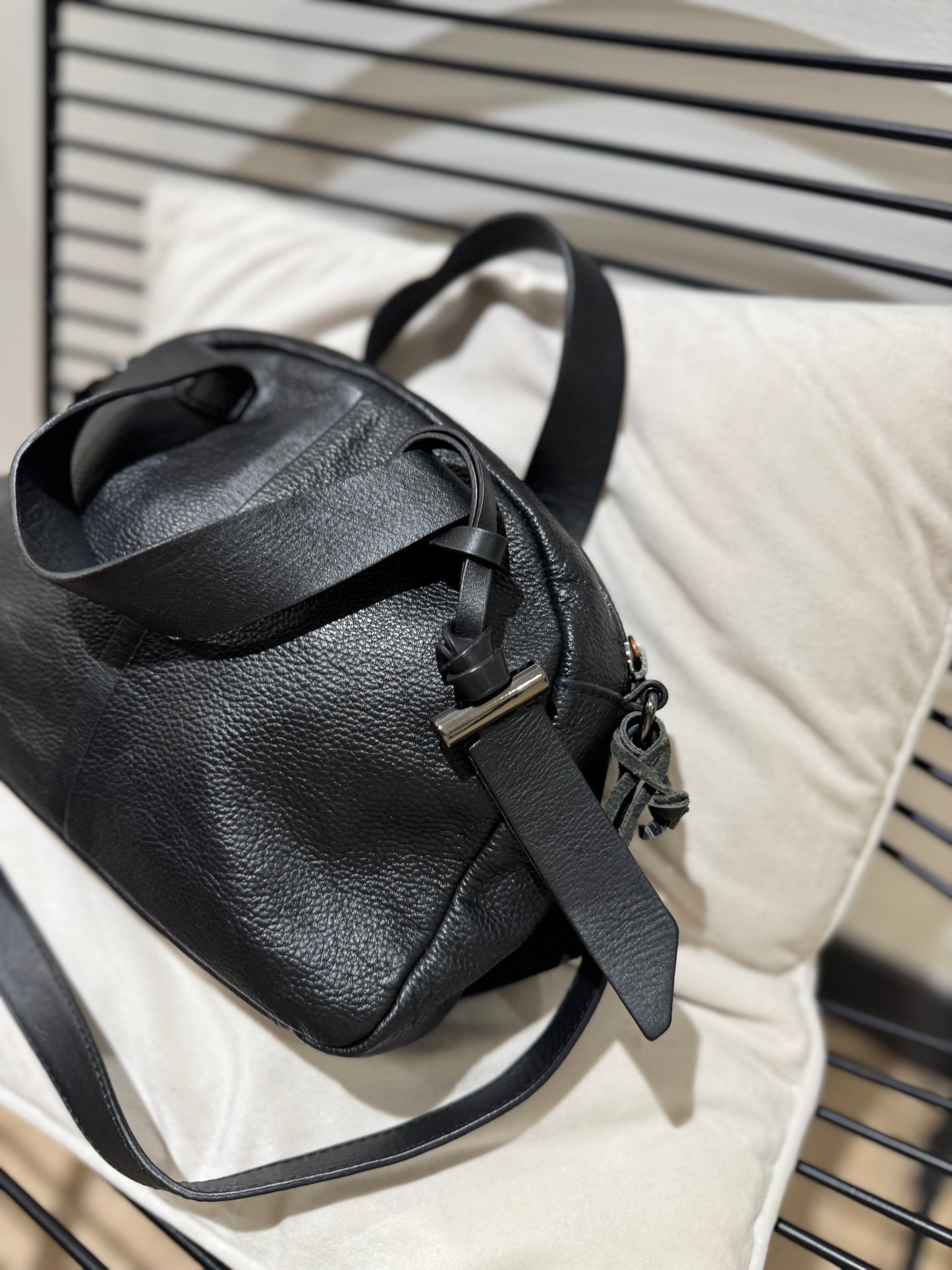 Sac en cuir noir à bandoulière