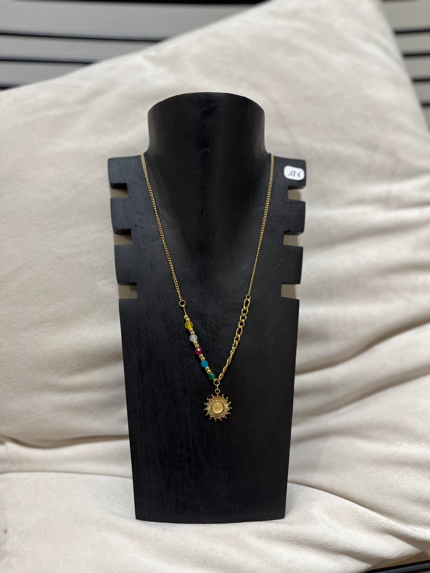 Collier soleil doré et perles