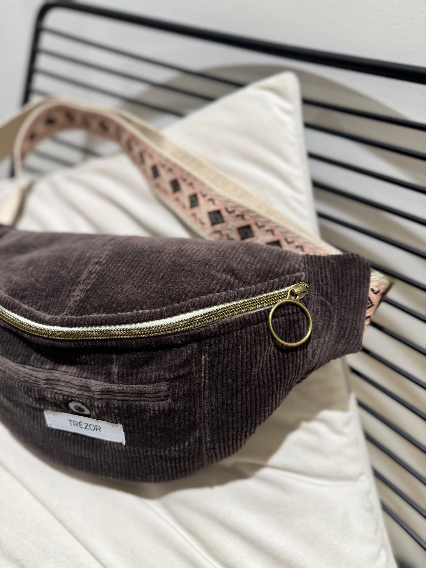 Sac banane en velours upcyclé fait main