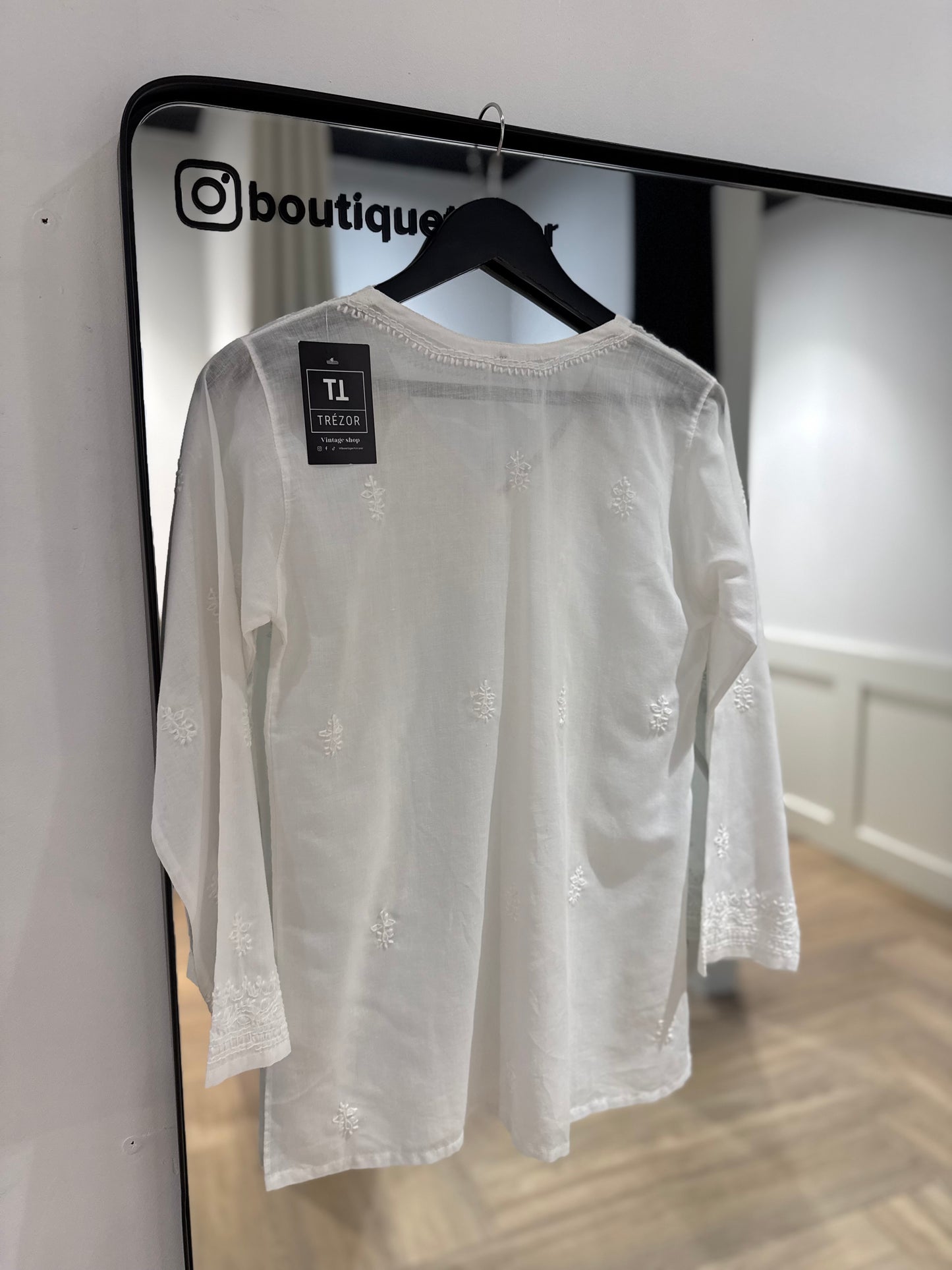 Blouse blanche brodée S