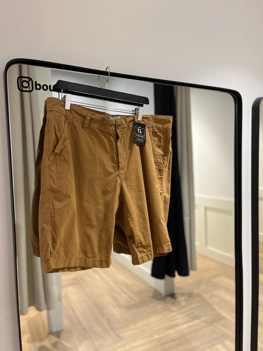 Short bermuda camel 48