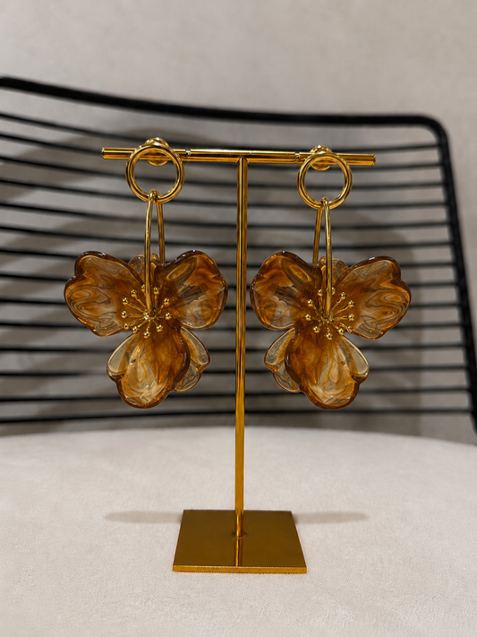 Boucles d’oreilles dorées à fleurs marrons