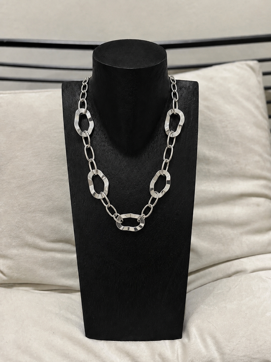 Collier argenté à maillons ovales
